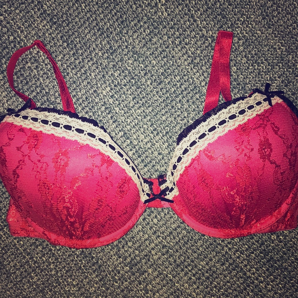 Sexy little things VS push up bra